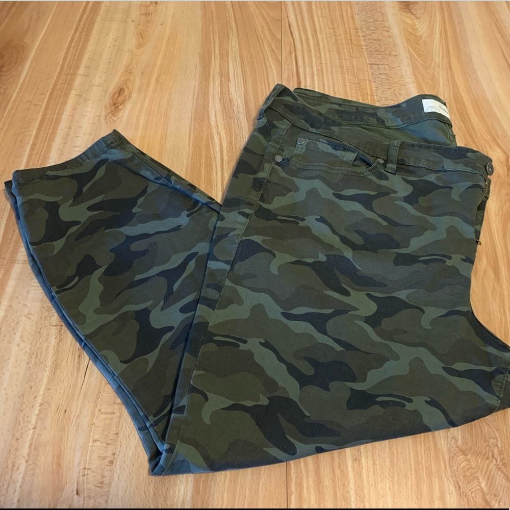 Torrid camo ankle skinny